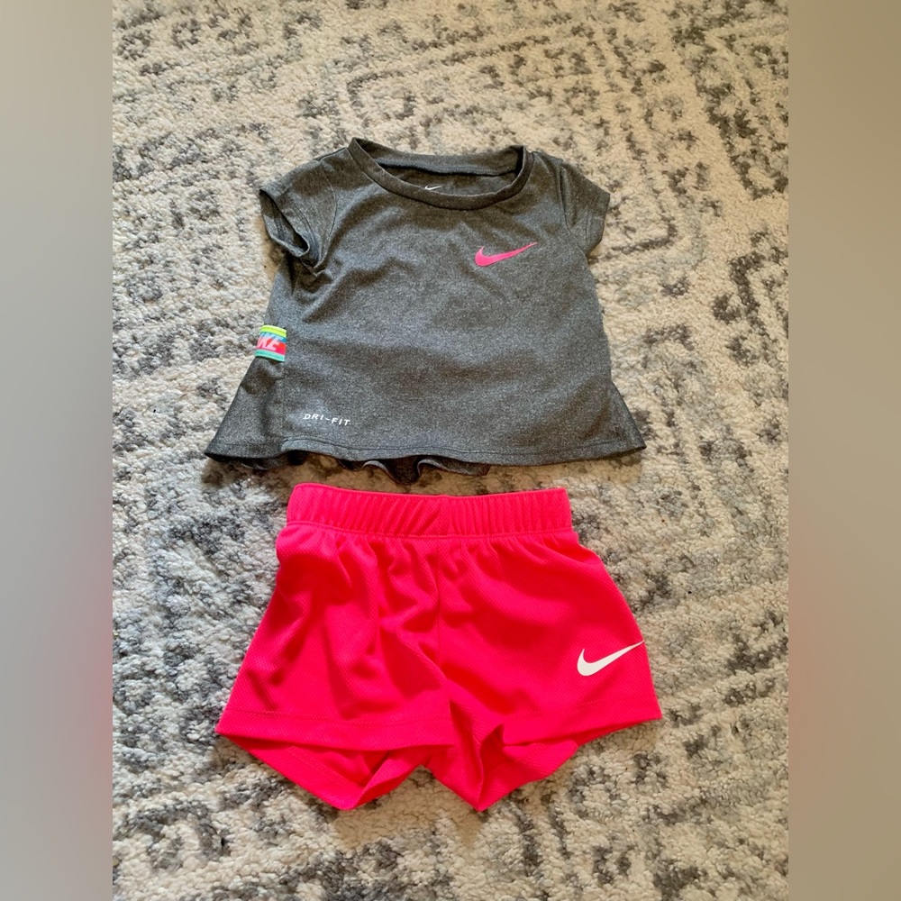 Children’s Nike Dry Fit Set. SIZE 12 Months. EUC.